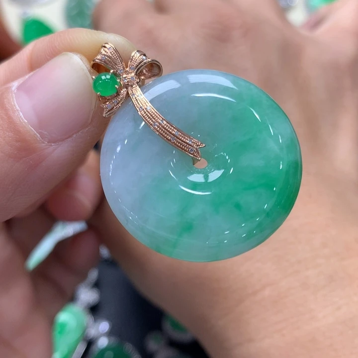 翡翠吊坠(不含链)18K金镶嵌丫*