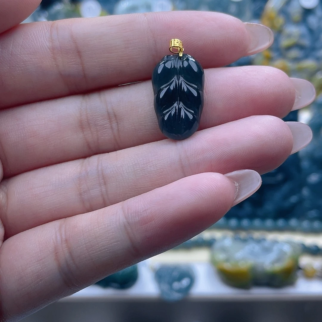 翡翠未镶嵌颈饰翡翠未镶嵌