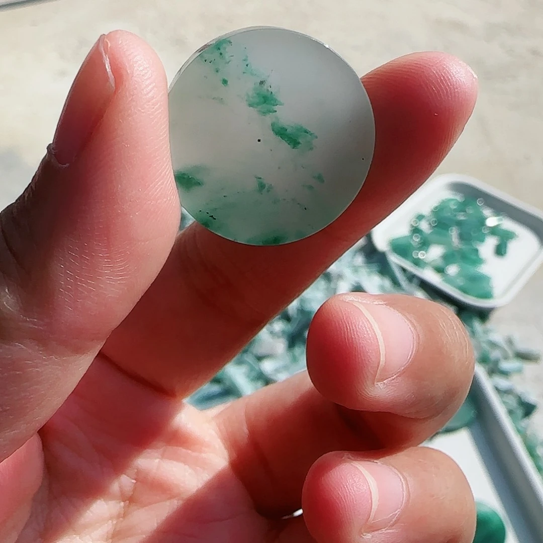 石英质玉颈饰未镶嵌