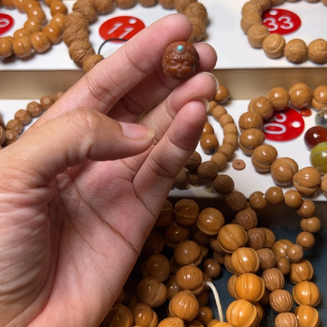 九***麟猴头核桃手串一颗