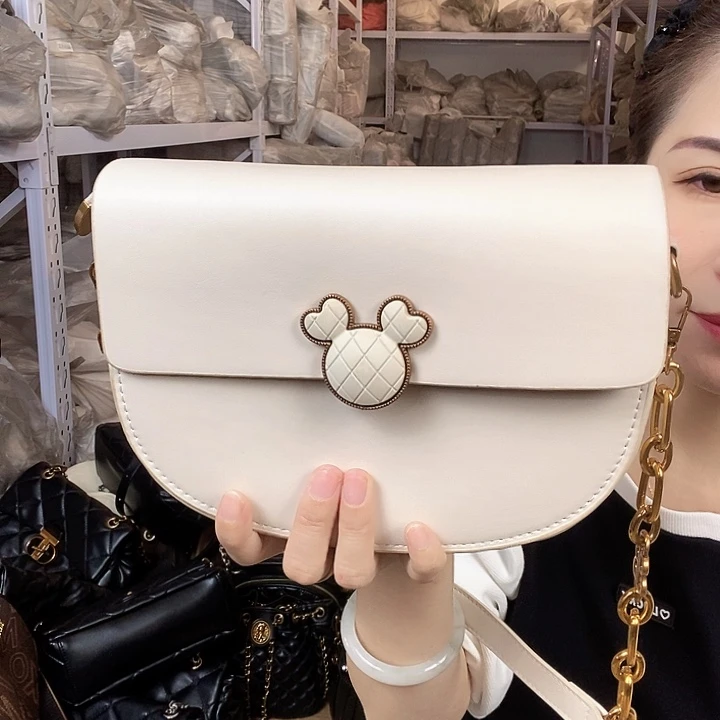 蚕丝小牛剖层皮革PU