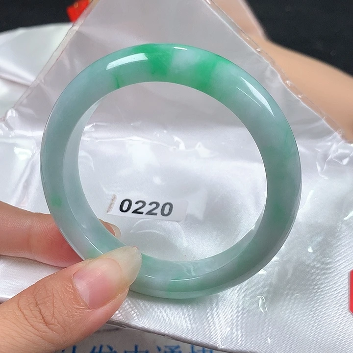 翡翠手镯未镶嵌顺**弦天然缅甸58