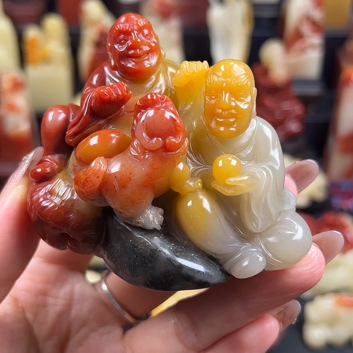 寿山石高山鸡母窝石