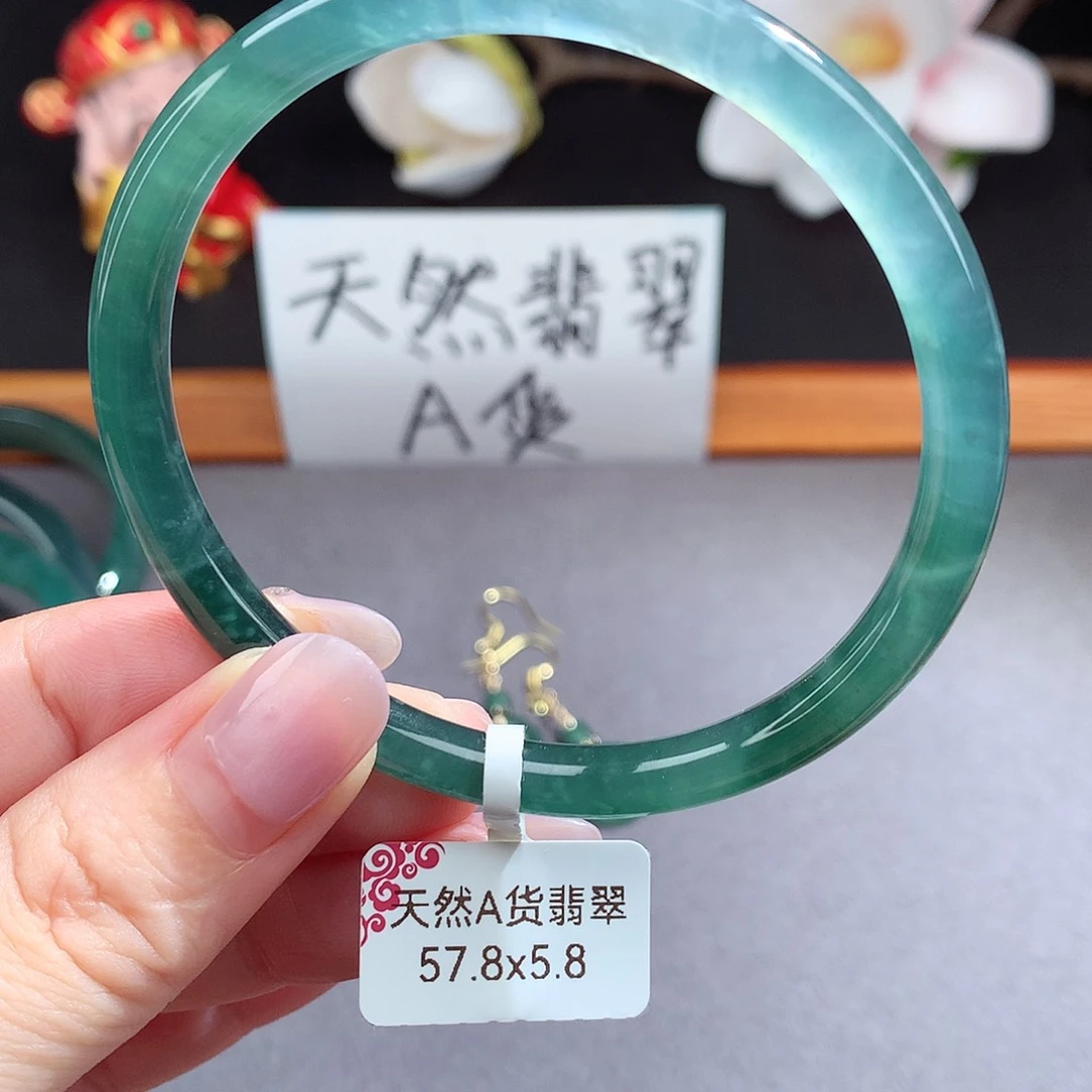 翡翠手镯（圆镯）未镶嵌