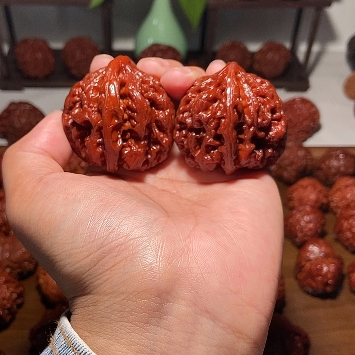 L****吊坠文玩核桃大粗筋