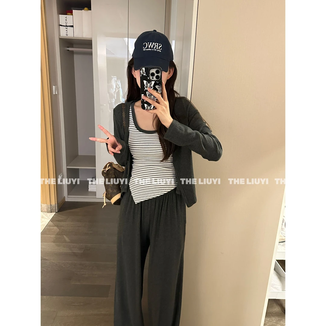 【LIUYI】舒适圈三件套~显瘦长袖开衫+条纹背心+直筒休闲裤53011