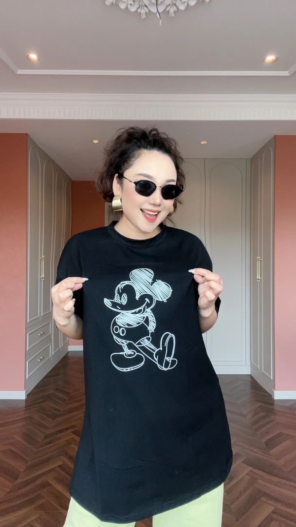 2025女士潮流时代感T恤夏季运动圆领百搭时髦设计感宽松T