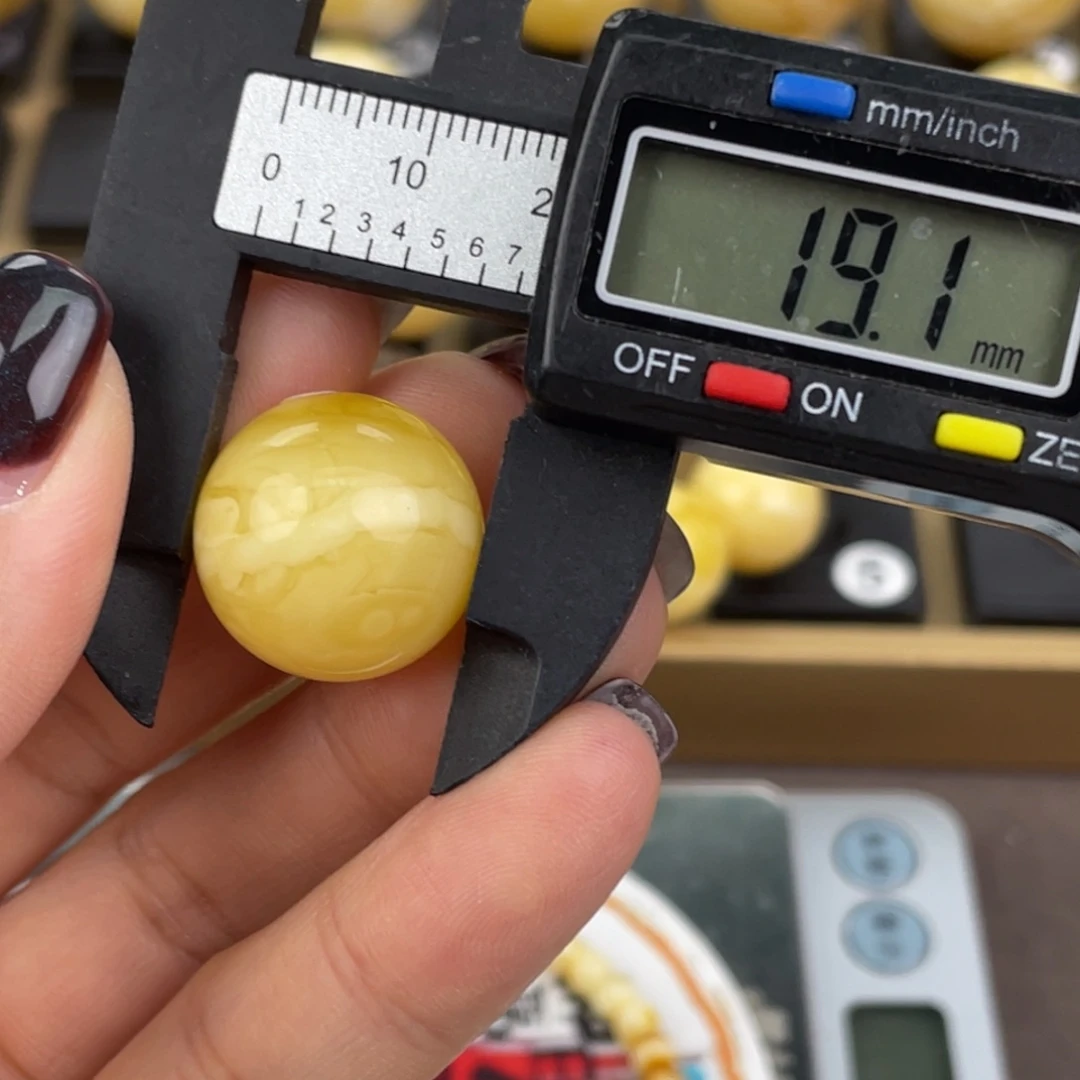 琥珀未镶嵌裸石蜜蜡444