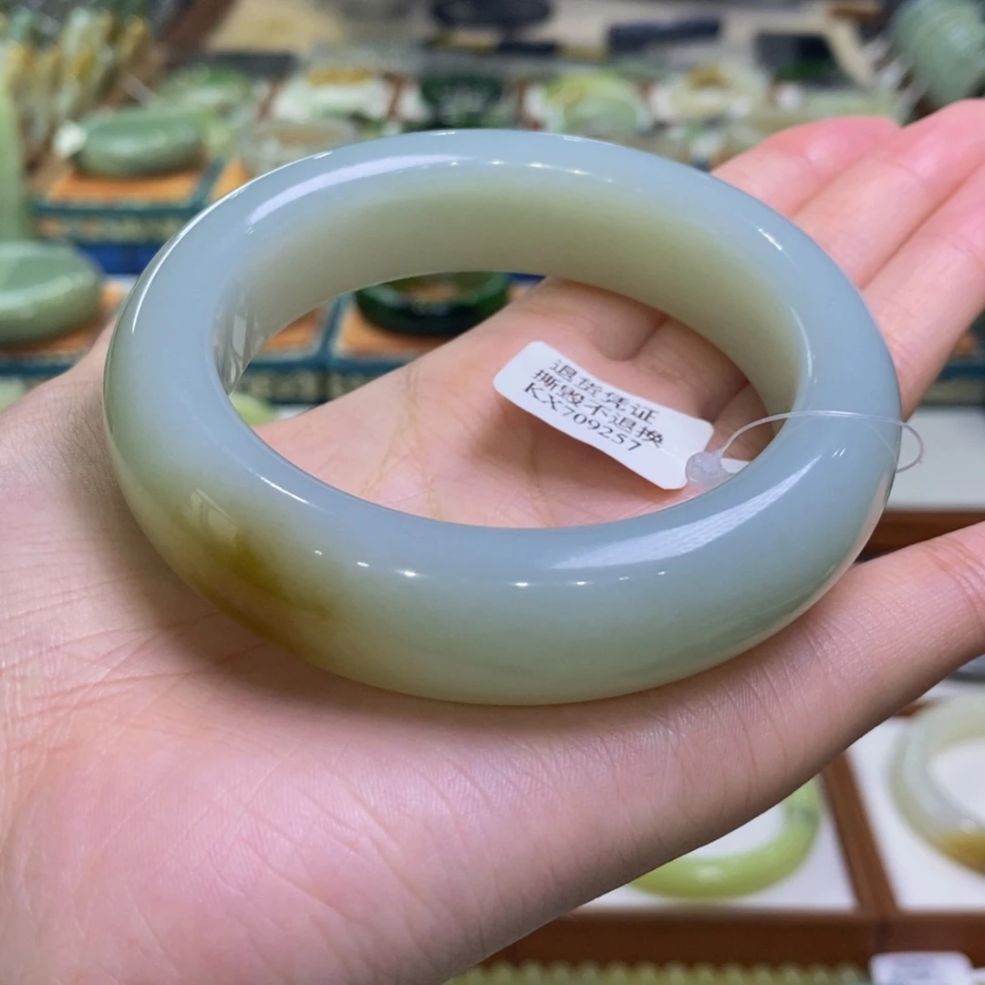 和田玉未镶嵌手镯且末高青白带糖62/63