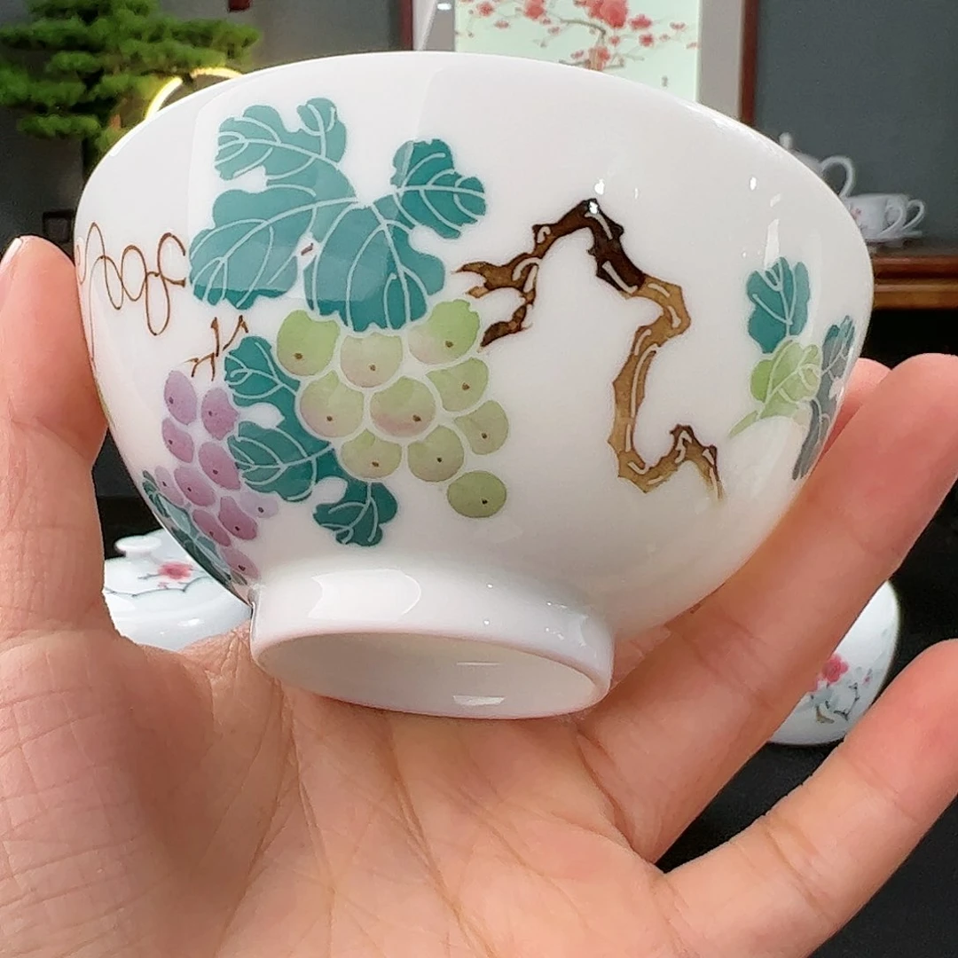 釉下五彩葡萄纹宫碗