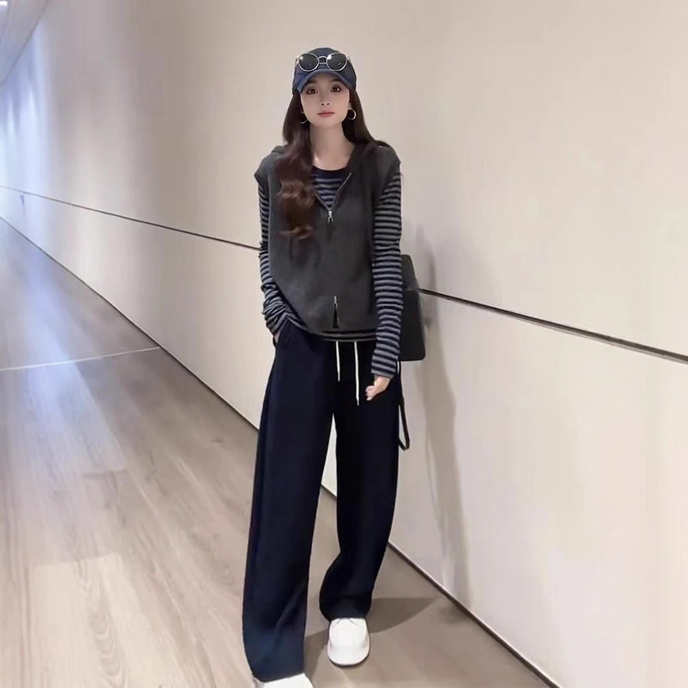韩系氛围感穿搭秋季2025新款时尚减龄打底衫连帽马甲休闲裤三件套