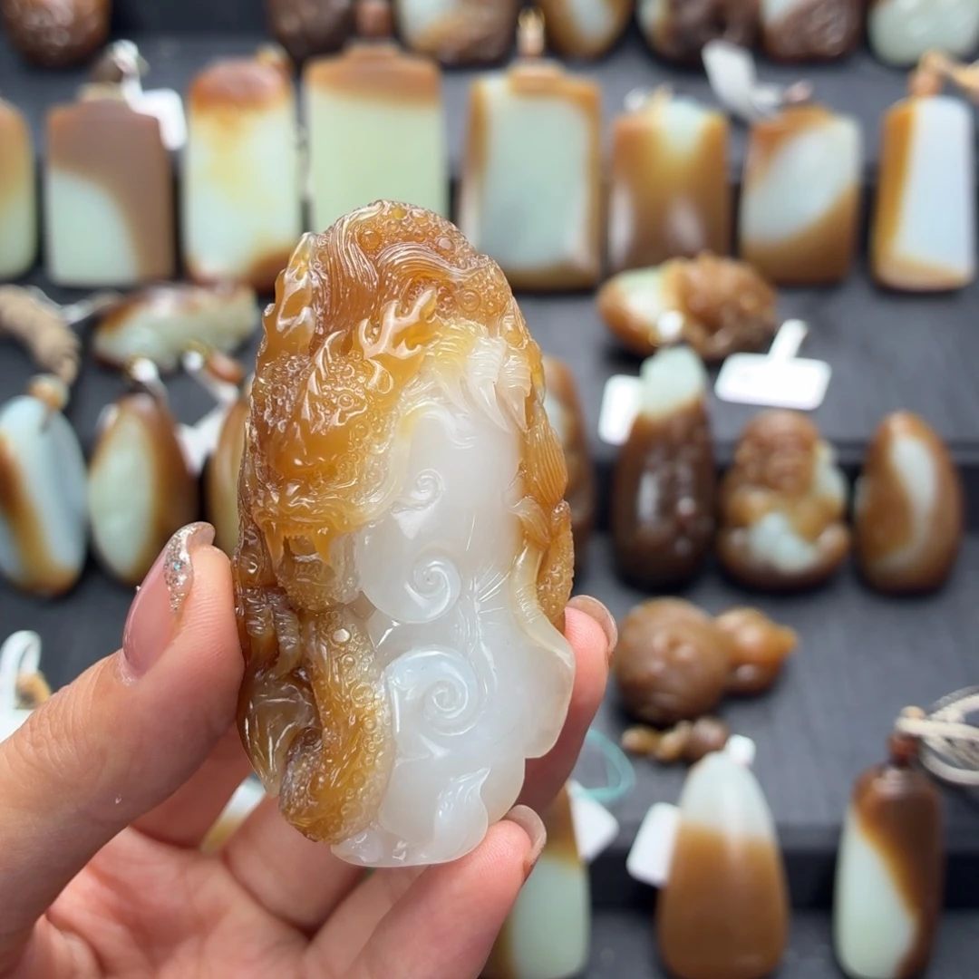 0***1和田玉未镶嵌颈饰