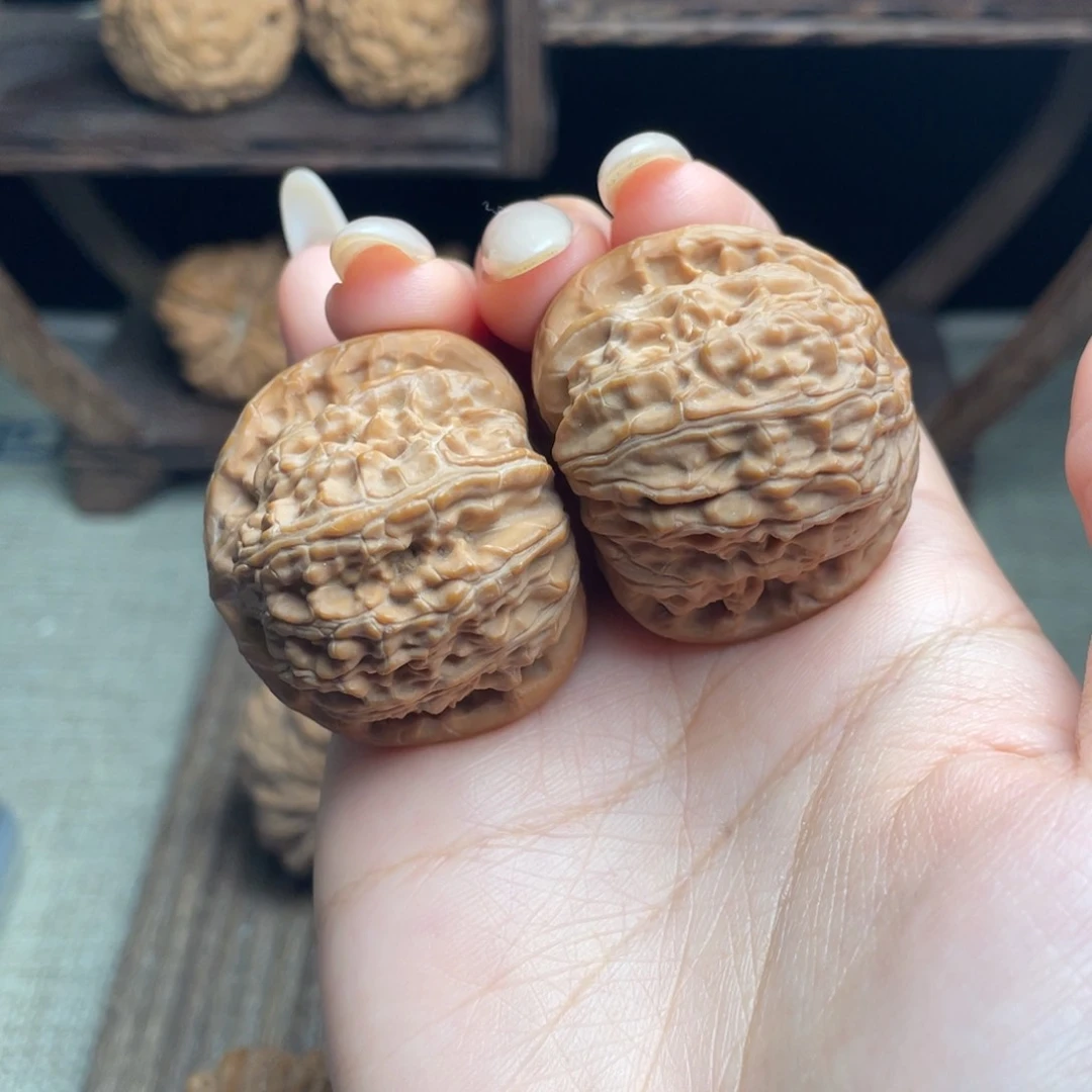文玩核桃吊坠白狮子38白茬精配克重打手