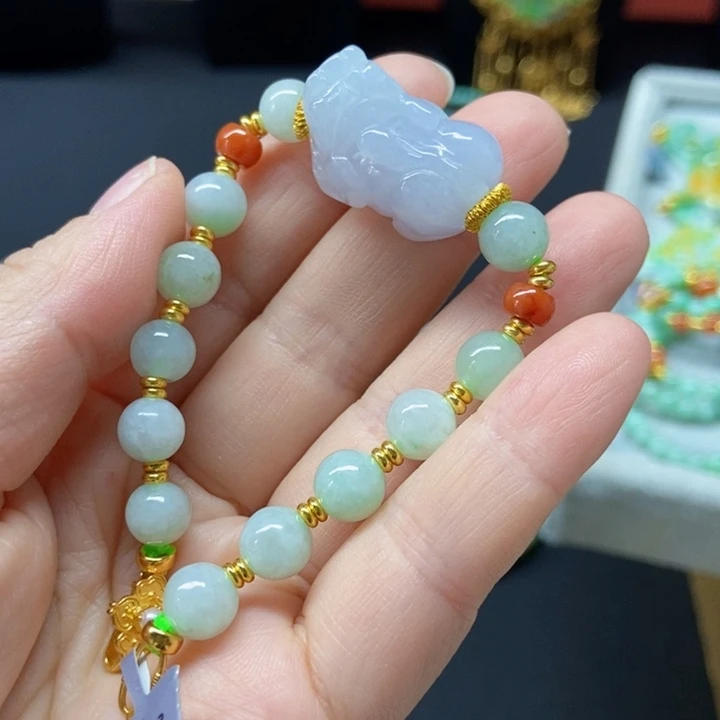 翡翠未镶嵌颈饰手牌