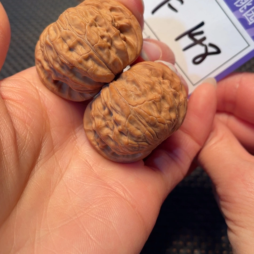 文玩核桃把件148号3.9磨盘