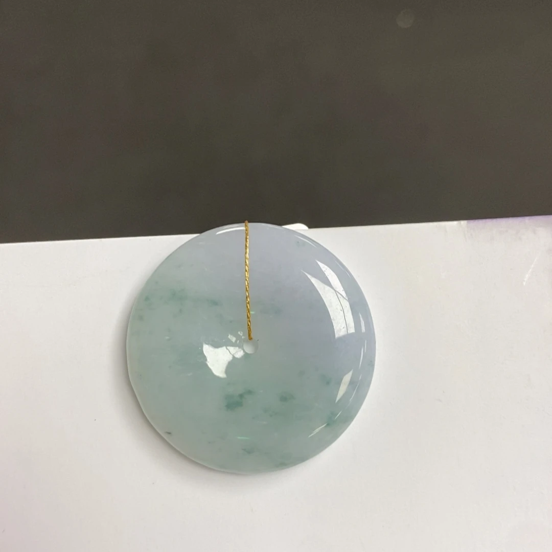 翡翠未镶嵌颈饰平安扣