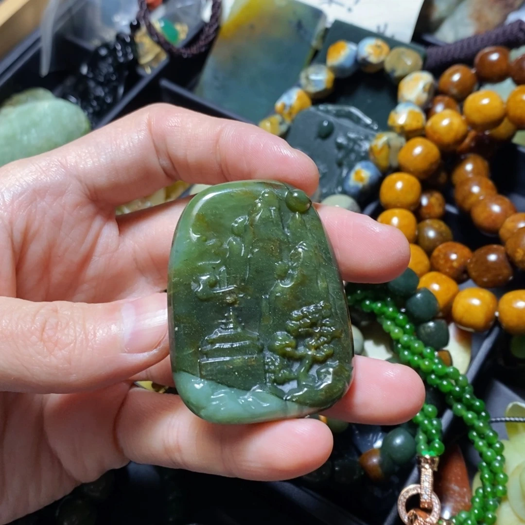 蛇纹石玉未镶嵌颈饰