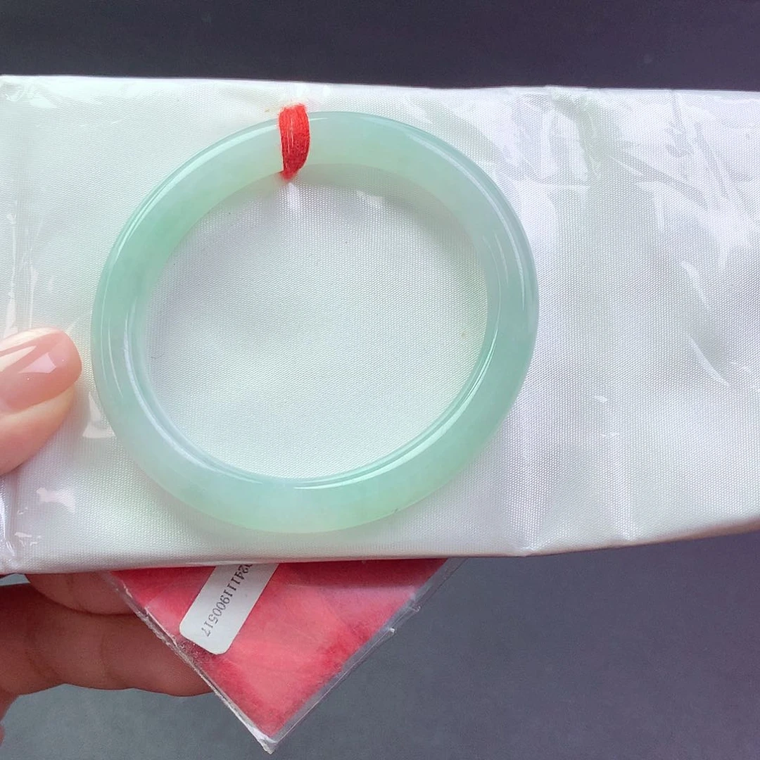 【闪购商品】未镶嵌手镯翡翠贵妃a 1101403
