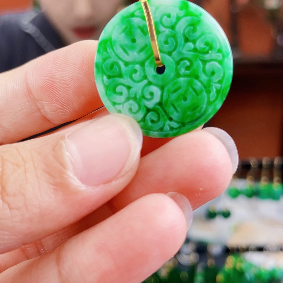 翡翠18K金镶嵌耳饰