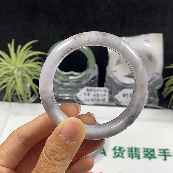 未镶嵌手镯翡翠94号。 50.7圈