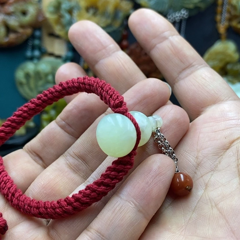 【闪购商品】蛇纹石玉未镶嵌手牌