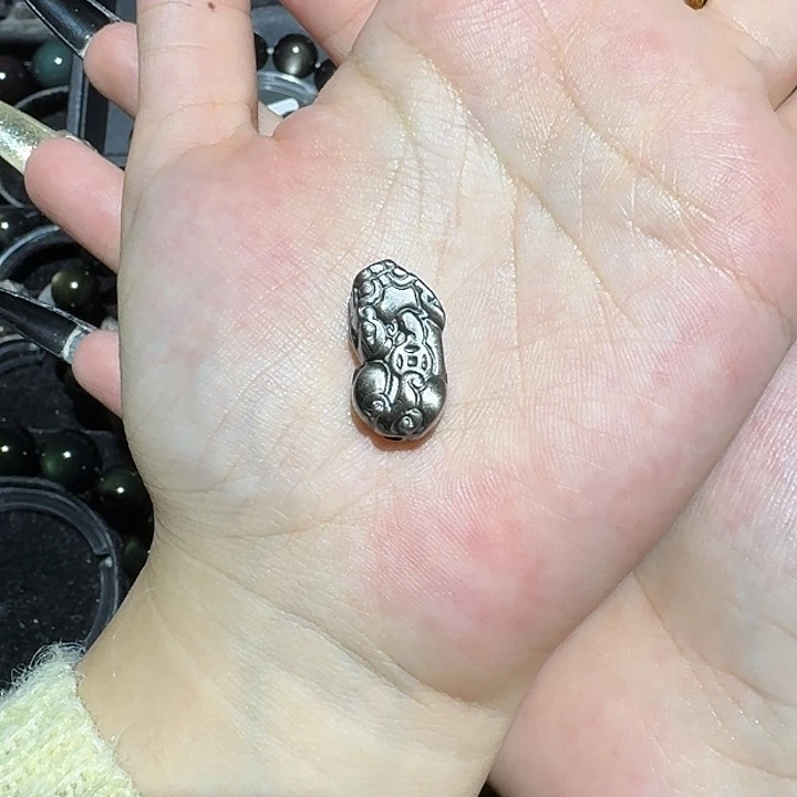 一***光黑曜岩未镶嵌手链