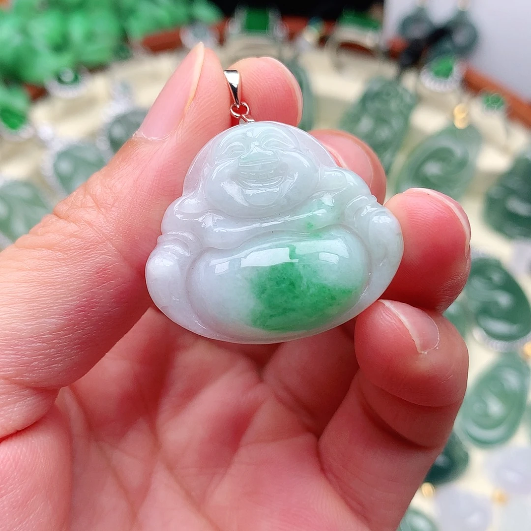 B***嘉翡翠未镶嵌颈饰吊坠