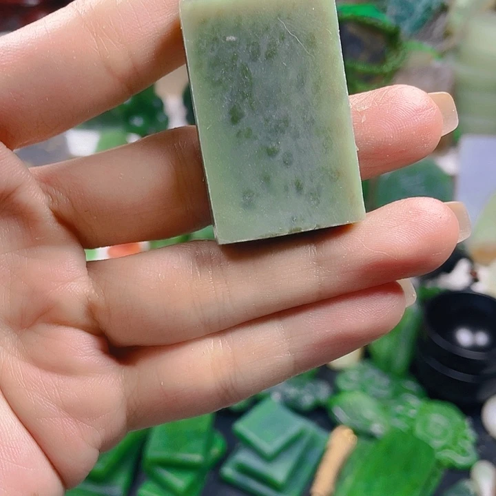 未镶嵌和田玉（糖玉）珠宝半成品