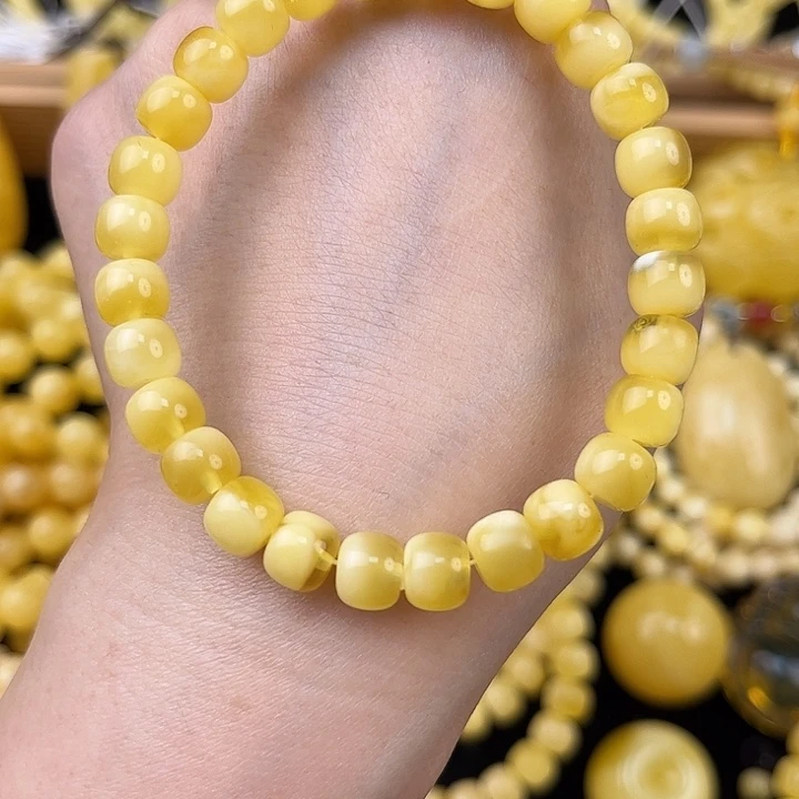 琥珀未镶嵌颈饰琥珀，多样性发其一