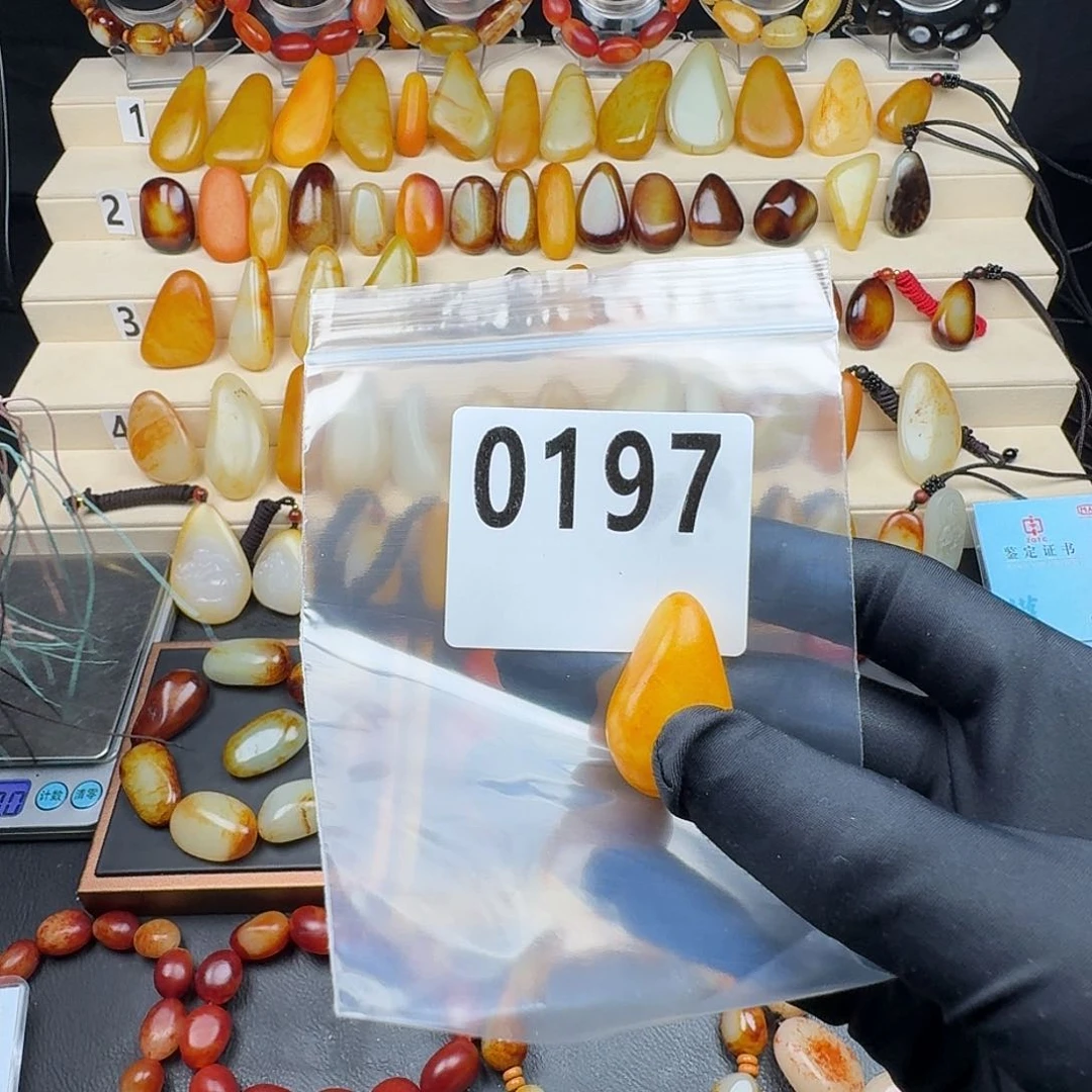 和田玉吊坠(赠链)未镶嵌李*