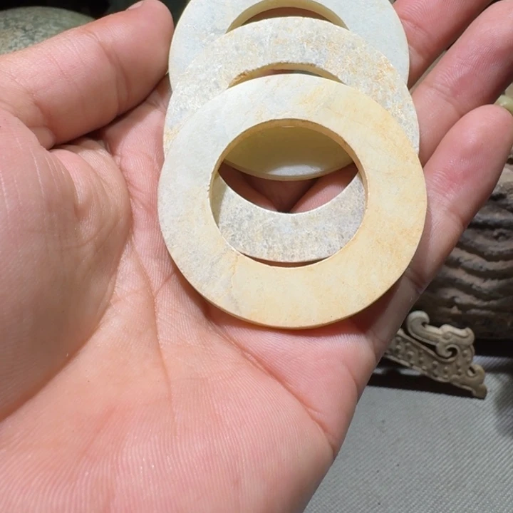 老***张和田玉（糖玉）未镶嵌挂件