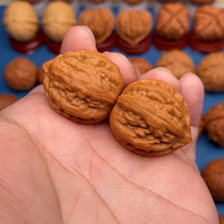 把件文玩核桃小赤龙