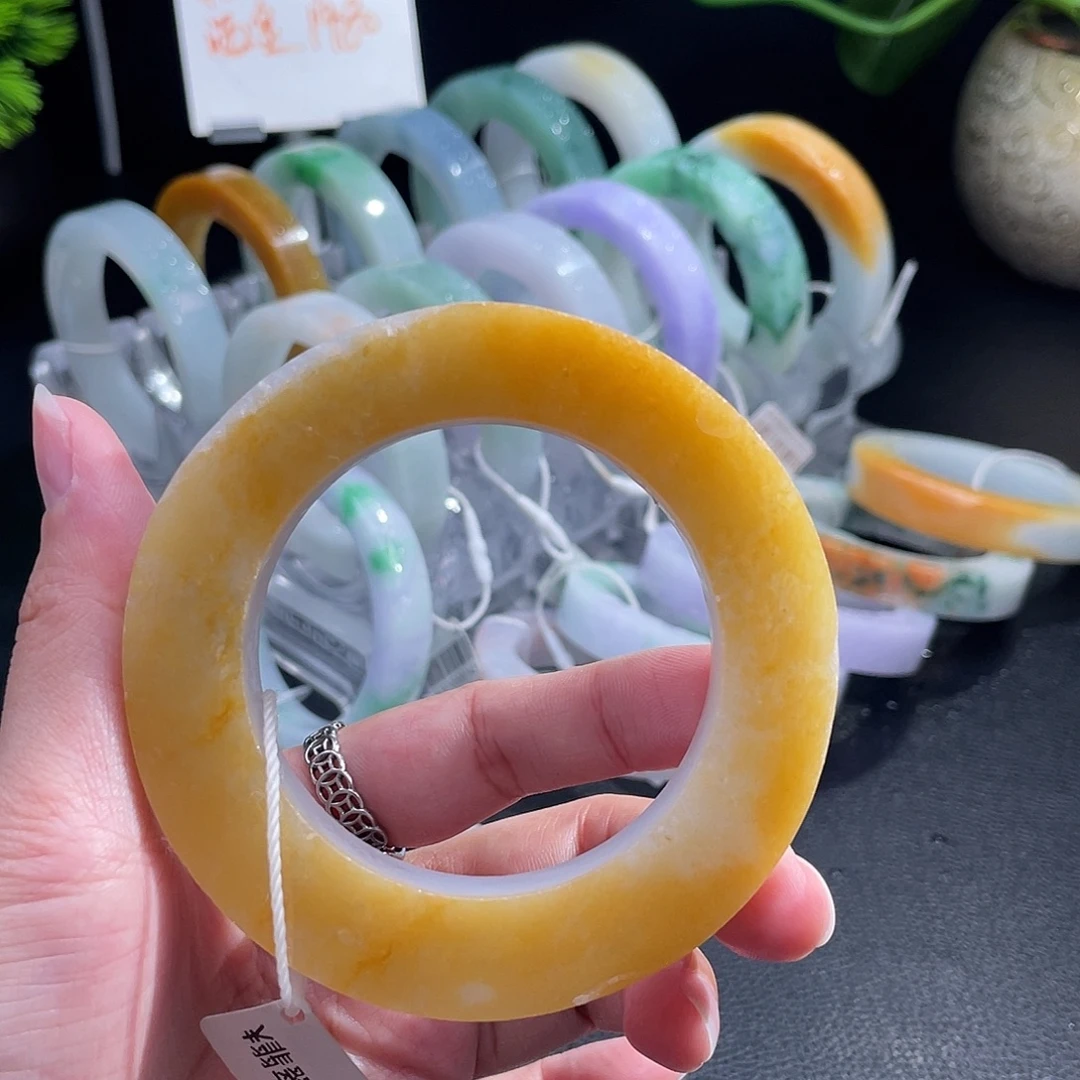 未镶嵌翡翠手镯定制翡翠