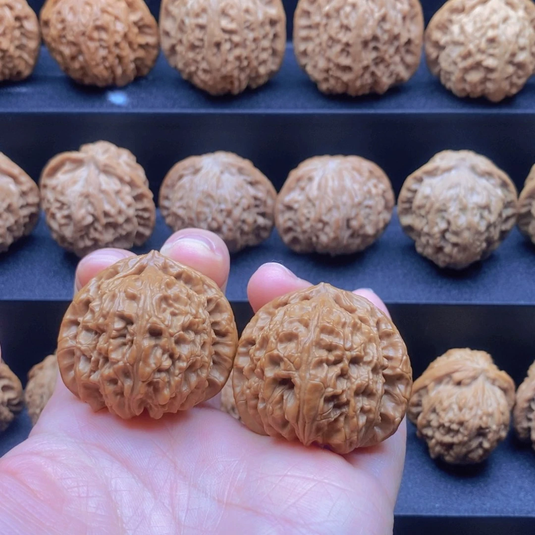 把件文玩核桃白狮子