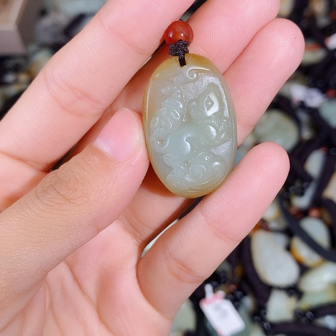 和田玉未镶嵌颈饰