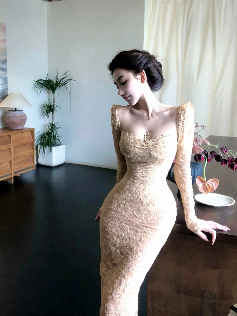 大小姐的高级感重工蕾丝长袖气质连衣裙女2025秋季新款时尚温柔风