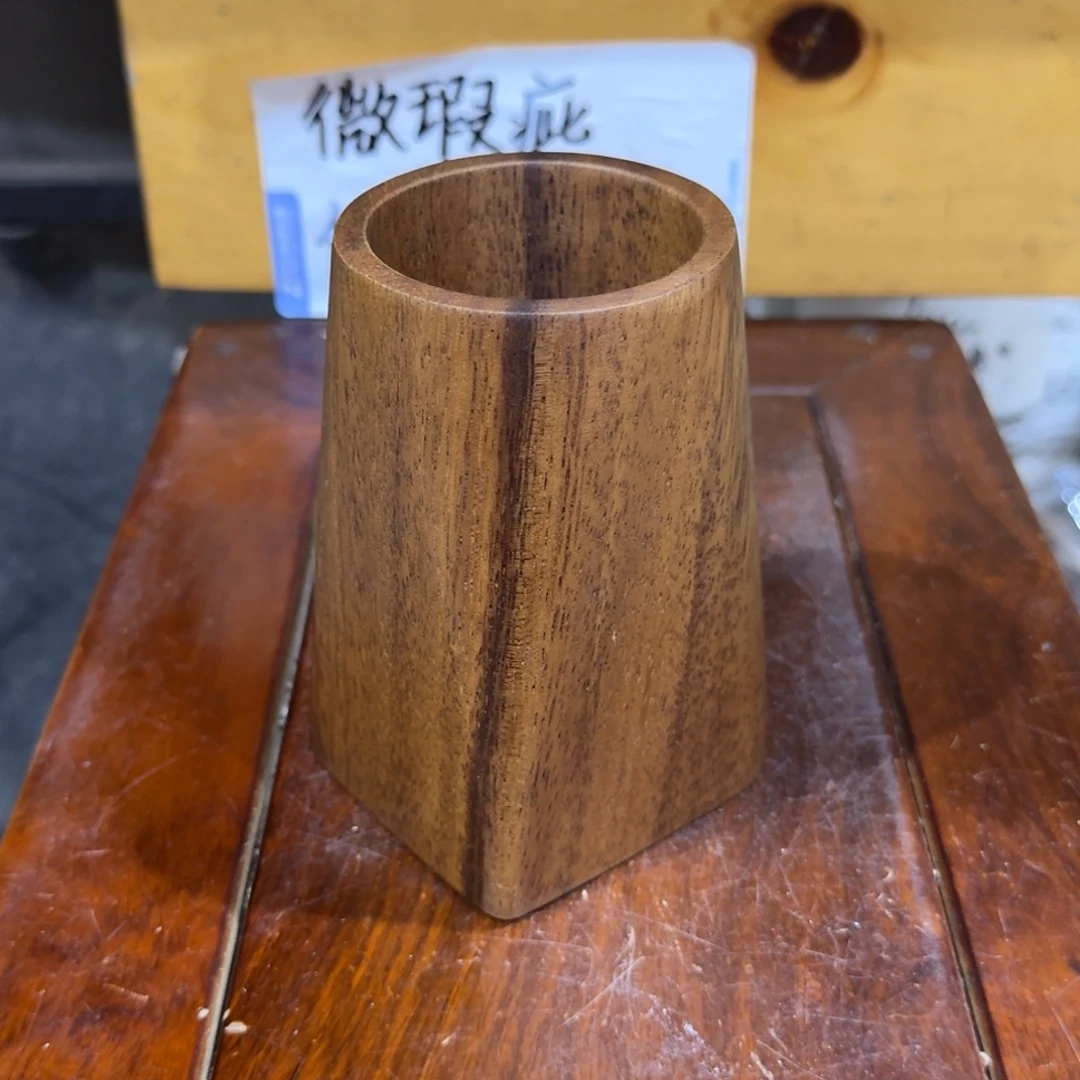 微瑕疵介意勿拍陶瓷器皿H714