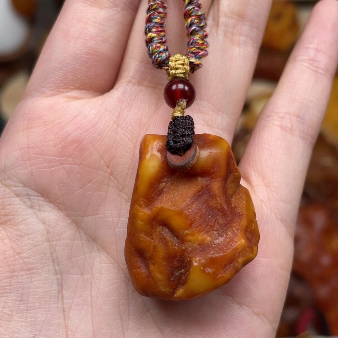 未镶嵌琥珀珠宝奇石