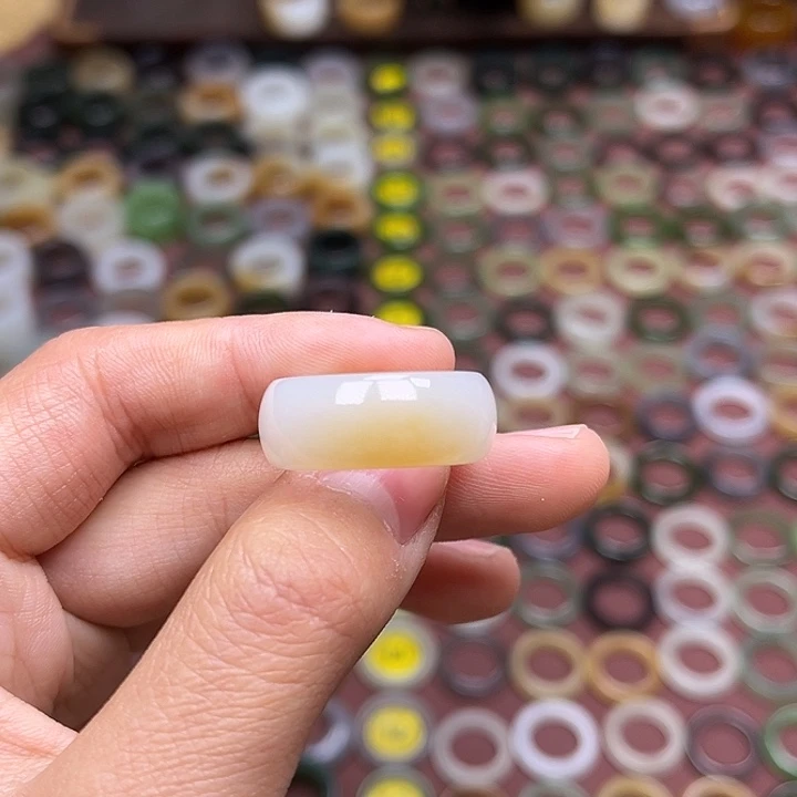 和田玉戒指未镶嵌18内径一米阳光