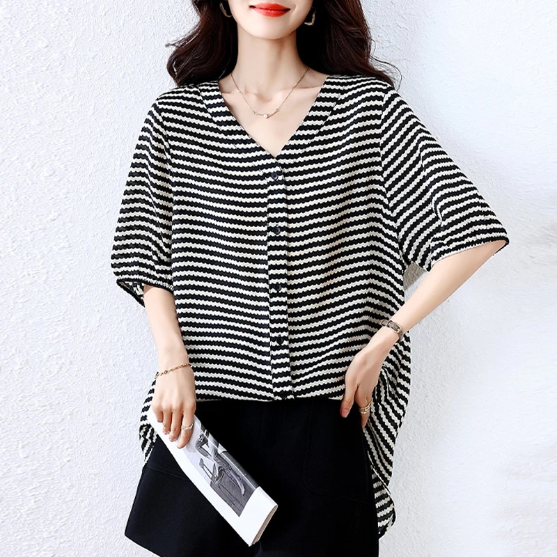 时尚条纹V领衬衫女中长款开衫中年妈妈装大码宽松遮肉显瘦上衣夏