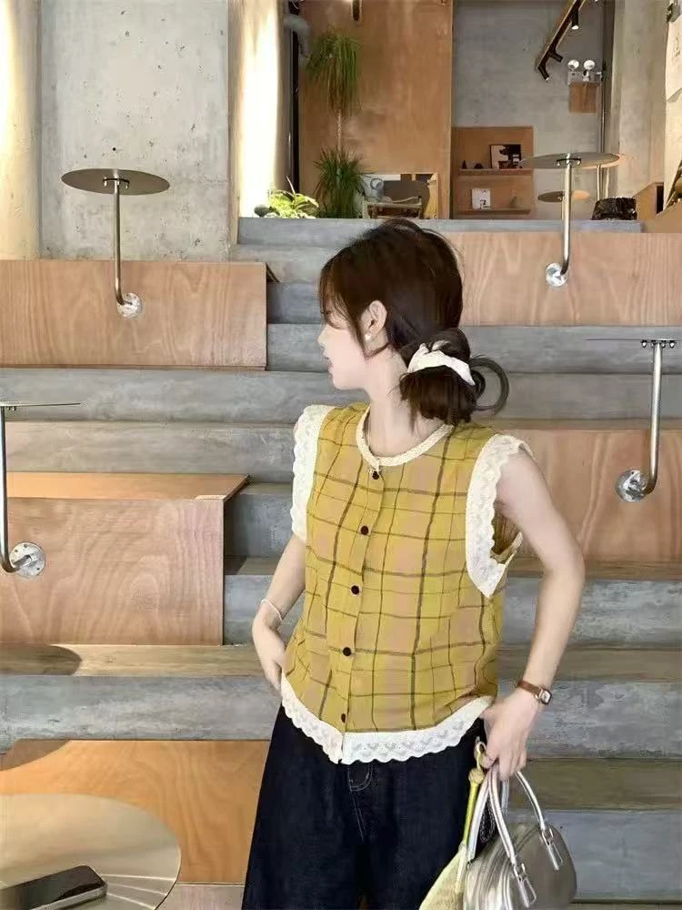 格子蕾丝花边无袖衬衫女夏季设计感小众小个子短款衬衣娃娃衫上衣