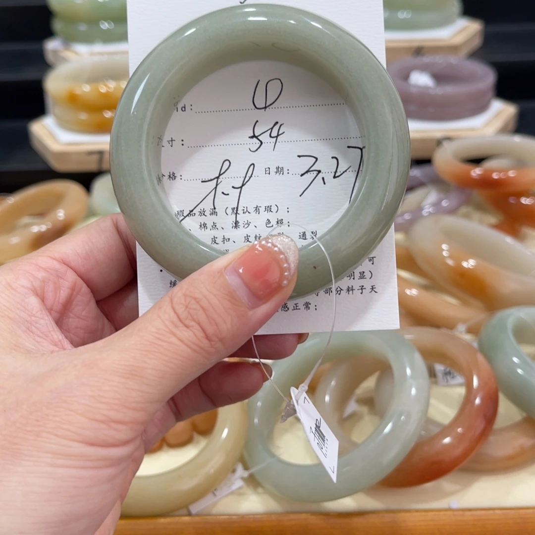 石英质玉未镶嵌手镯