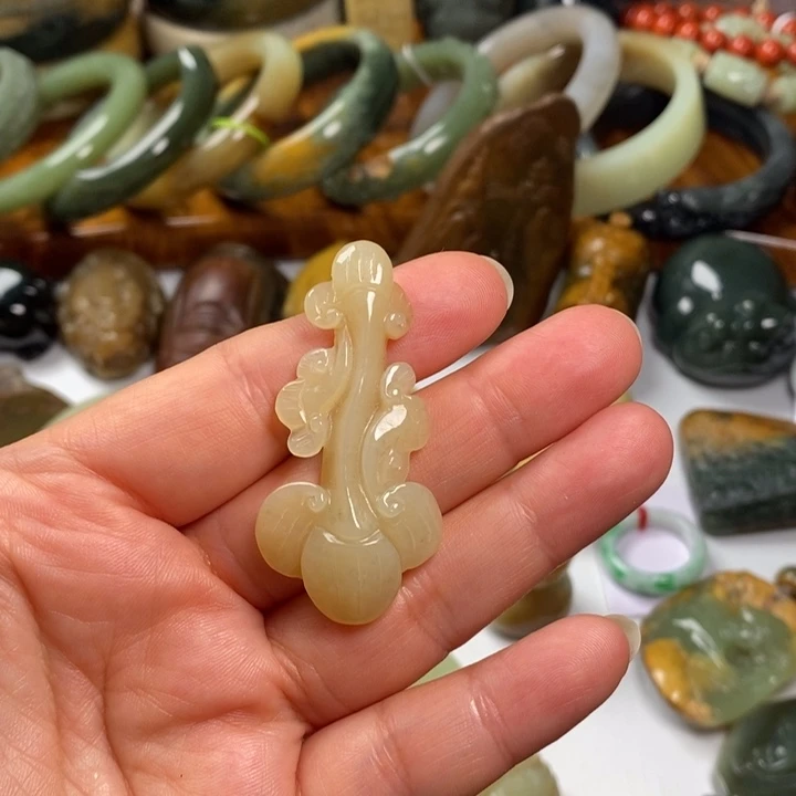 和田玉（糖玉）未镶嵌手镯