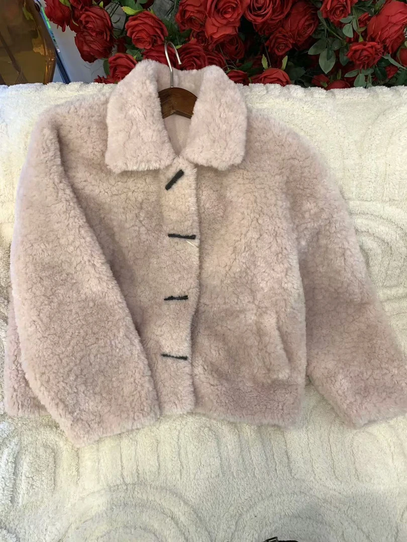 李园家2号店-6585-韩系高级感牛角扣一体毛毛外套