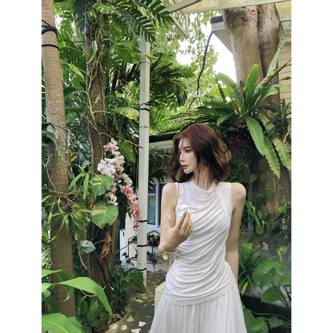 LI婉君 假日背心 法式高级感褶皱简约气质无袖上衣LWJ25A1TZ430