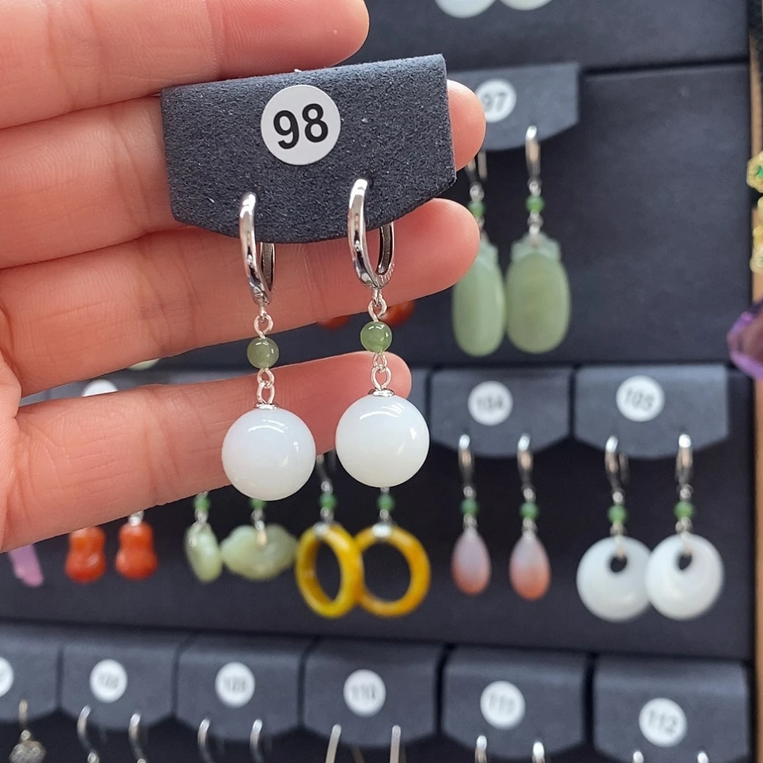 h***y和田玉银S925镶嵌耳饰