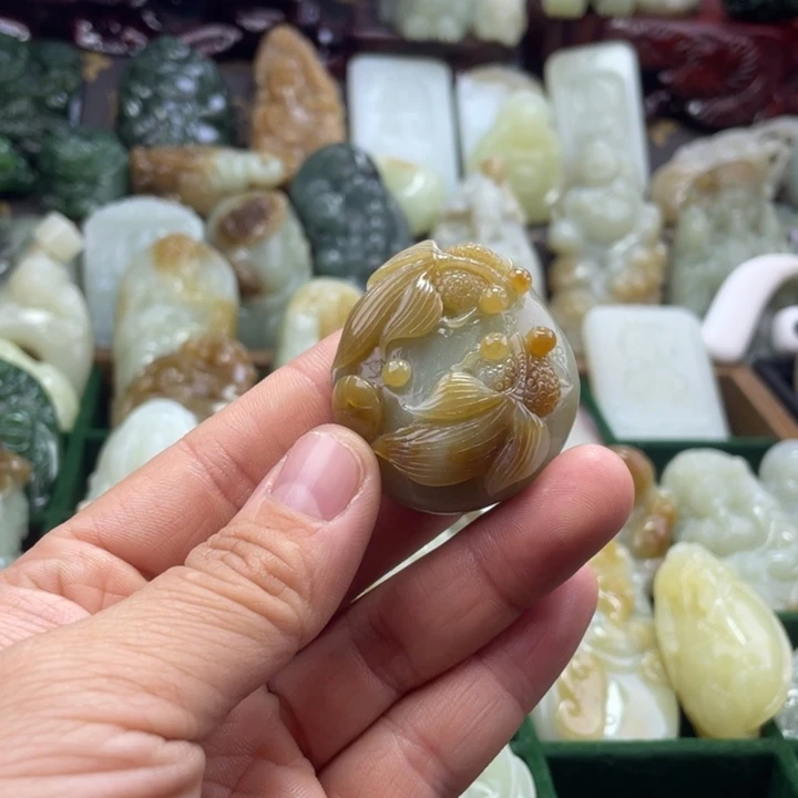 和田玉（糖玉）未镶嵌颈饰