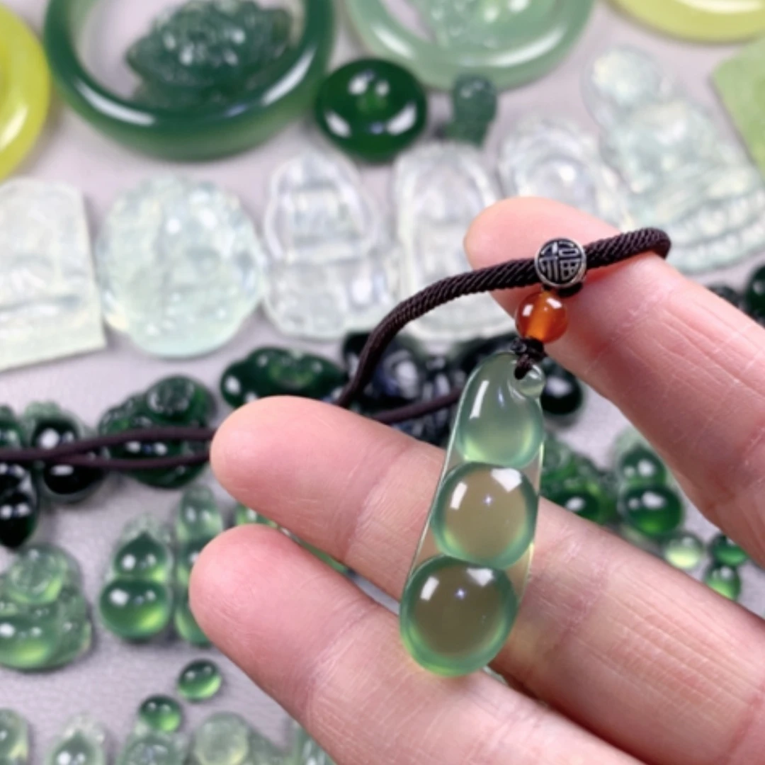 【闪购商品】蛇纹石玉岫玉未镶嵌吻*