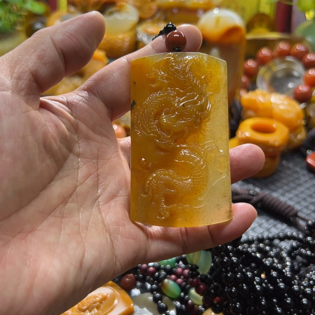 石英质玉未镶嵌颈饰