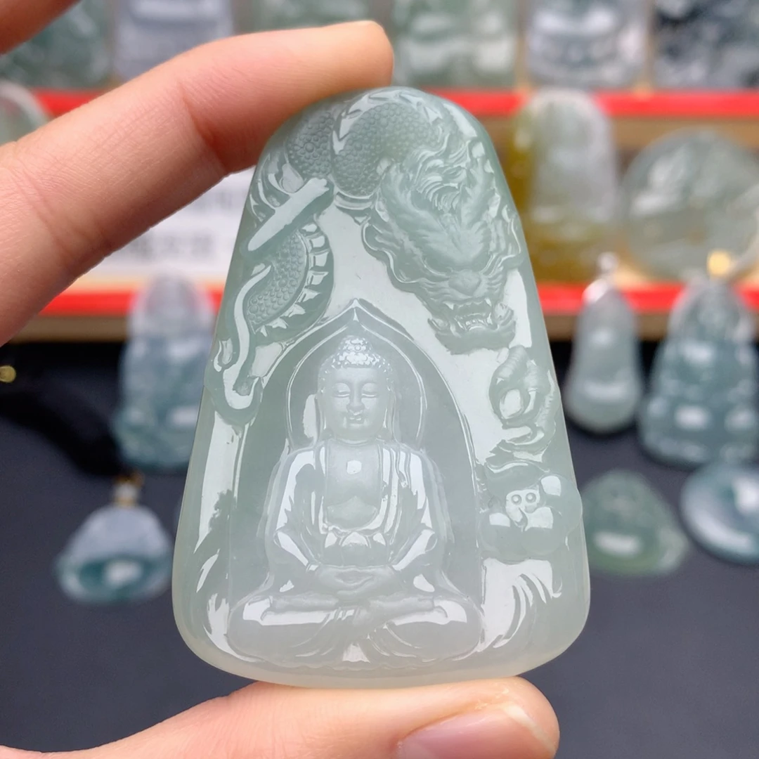 翡翠未镶嵌颈饰大日